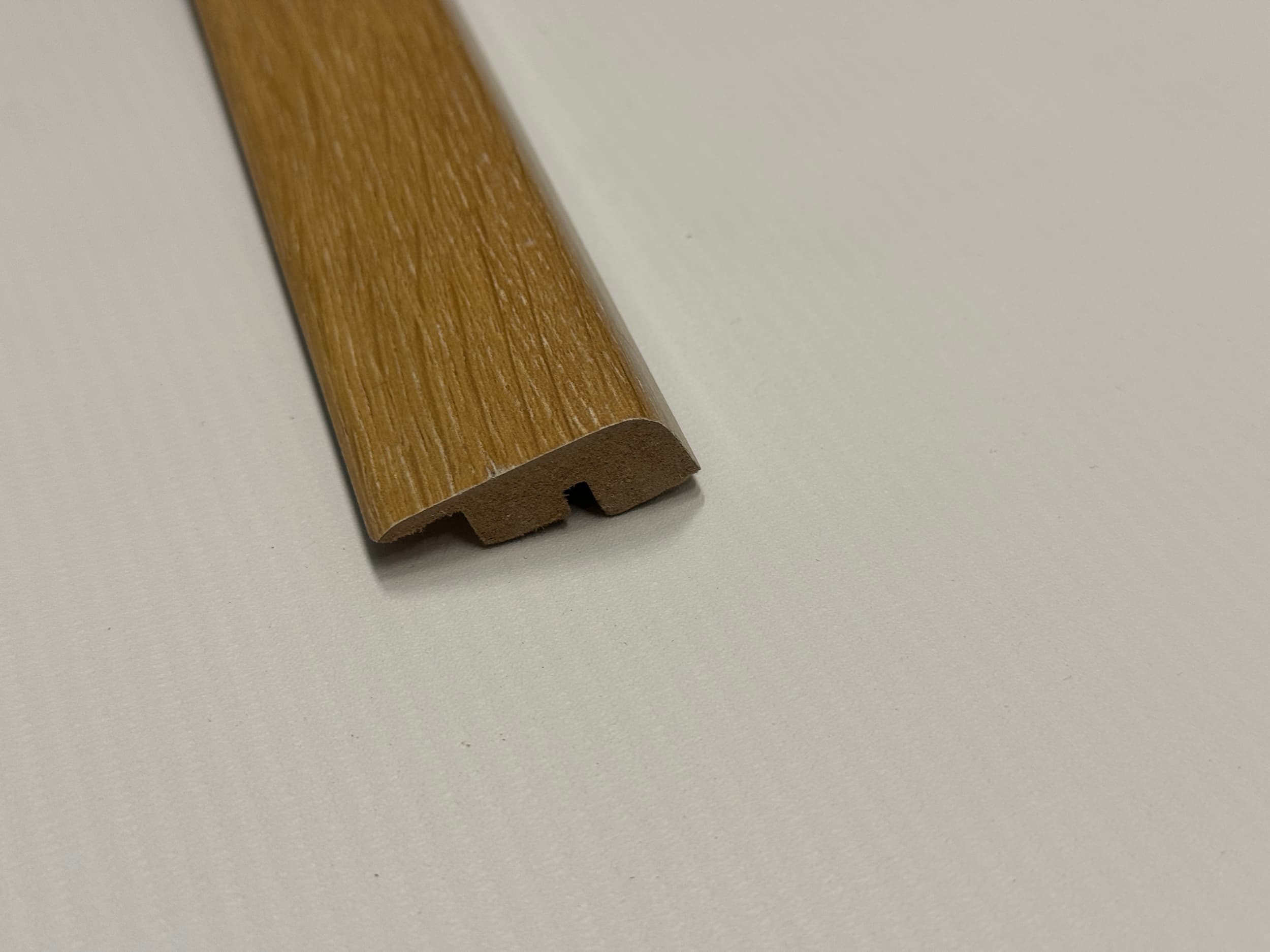 LAYPRO Classic Oak end profile 2.4 metres