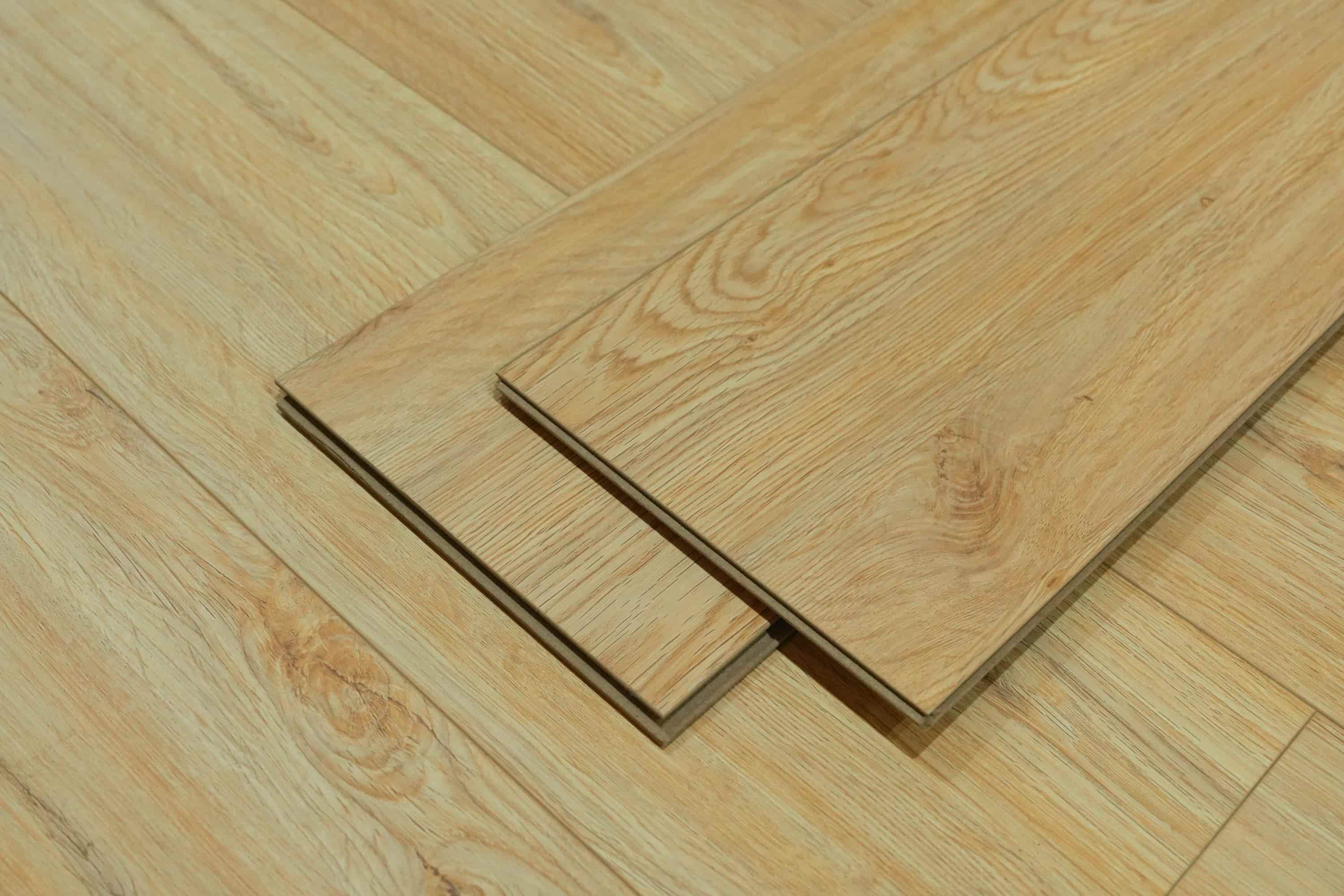 LAYPRO 8mm premium Honey Oak laminate flooring AC5 rated